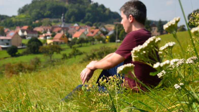 Organisierte Frühlingsspaziergänge laden in Sachsen bis in den Juni hinein ein, die Natur und die Heimat zu entdecken.