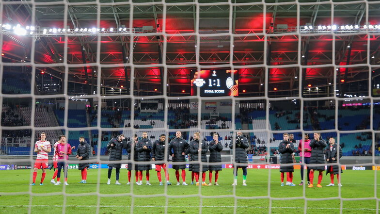 Europa League: Eigentor rettet RB Leipzig vor Heimpleite