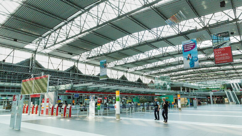 Der Flugverkehr nimmt wieder Fahrt auf, doch immer mehr Ladenflächen im Dresdner Flughafen-Terminal stehen leer.