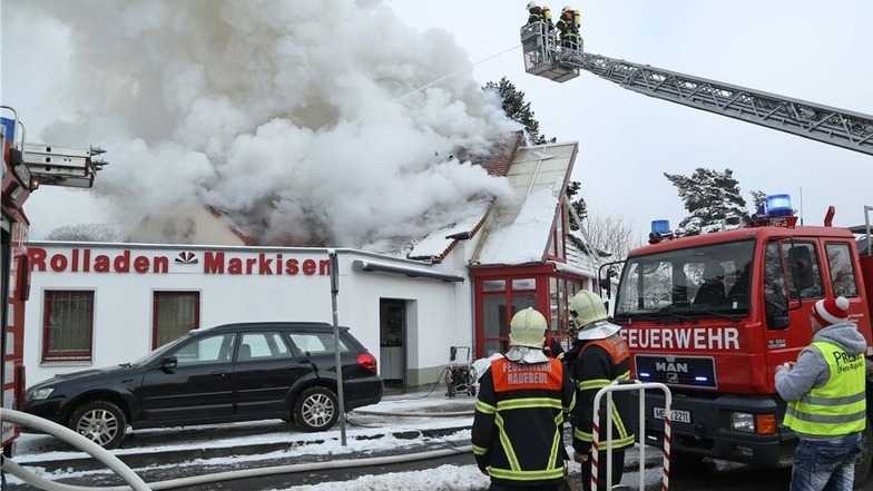 Am 19. Januar stand das Firmengebäude lichterloh in Flammen.