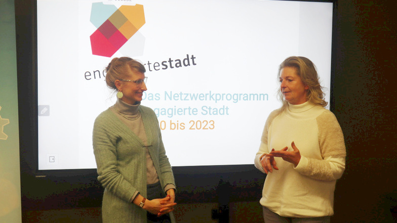 Lisa Bail (links/Initiative Engagierte Stadt Görlitz) und Dagmar Steuer (Initiative Engagierte Stadt Hoyerswerda) erläuterten die Initiative „Engagierte Stadt“.
