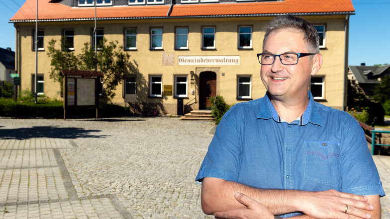 Ab 1. August bezieht Lutz Förster als Steinigtwolmsdorfs neues Gemeindeoberhaupt seinen Platz im Gemeindeamt.