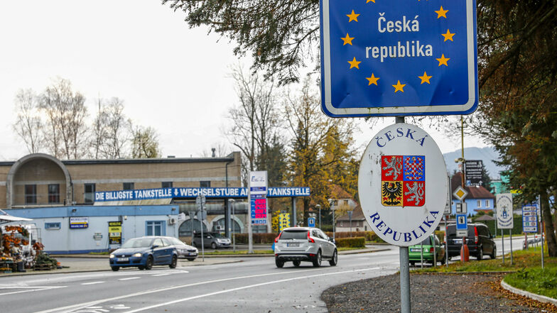 Die tschechische Grenze bei Seifhennersdorf. Zwar ist diese nicht geschlossen, doch der Übertritt ist coronabedingt nur noch unter bestimmten Voraussetzungen möglich.
