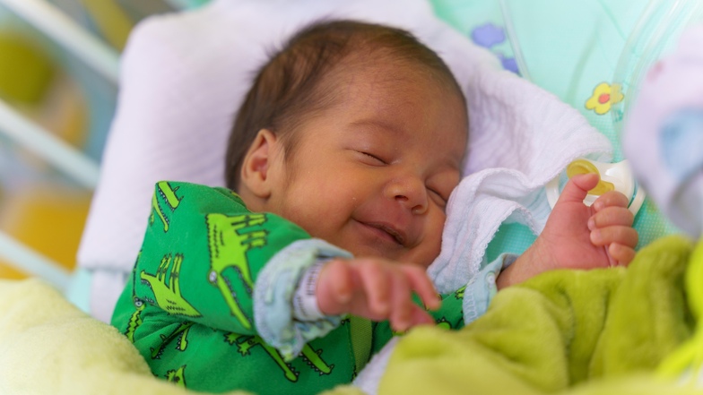 Eins von knapp 2.000 Kindern, die in diesem Jahr bereits am Uniklinikum geboren wurden. Und eins von vier, die gleichzeitig geboren wurden.