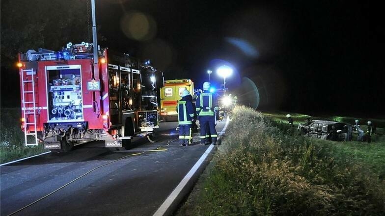 Ein Bild von der Unfallstelle: Ein Eibauer war am 9. Juni 2017 alkoholisiert mit seinem Renault auf der S129 unterwegs. Er stieß mit einem Mopedfahrer zusammen, der an den Folgen starb.
