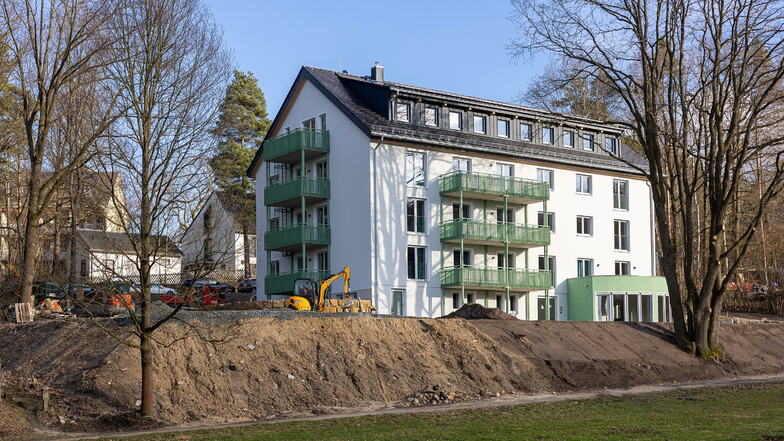 Früher ein Zweckbau mit typischer DDR-Architektur, heute ein modernes Haus mit großen Apartments, das direkt am Malerweg liegt: Das "Domizil am Gohrisch" wird am 22. März eröffnet.