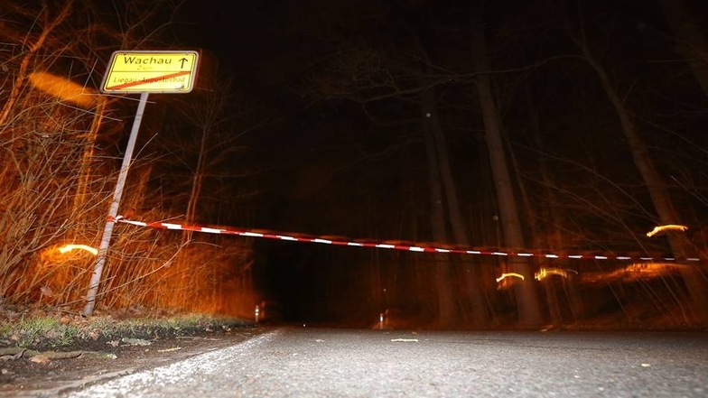Auch die Straße von Liegau nach Feldschlößchen musste gesperrt werden.