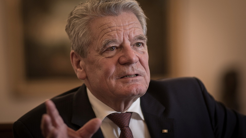 Ex-Bundespräsident Gauck: "Es gibt Situationen, da ist es geboten, die Waffe in die Hand zu nehmen"