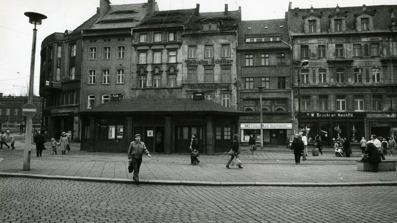 Demianiplatz im Januar 1990.