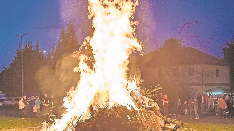 Das Osterfeuer in Okrilla sorgte für gemütliche Atmosphäre.