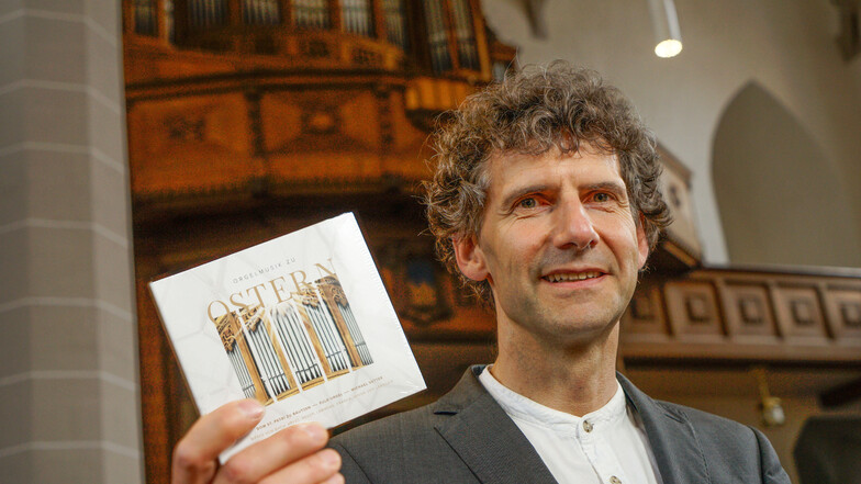 Für eine neue CD hat Kantor Michael Vetter Stücke auf der restaurierten Orgel im Bautzener Petri-Dom eingespielt.
