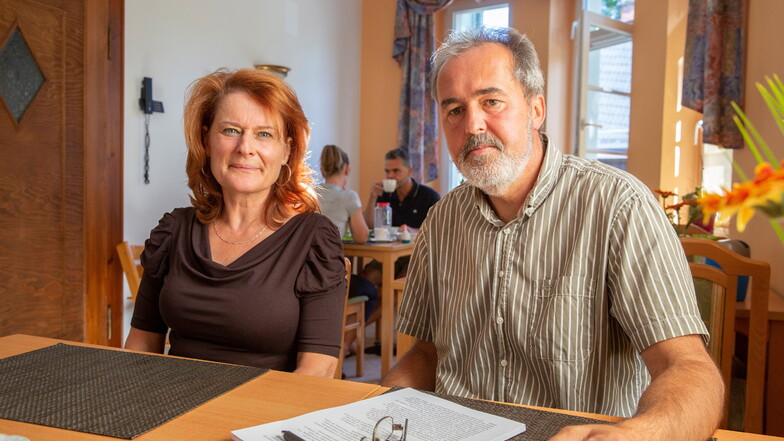 Astrid Hegewald-Berthold und Lutz Berthold aus Großröhrsdorf kümmern sich seit März immer wieder um ukrainische Flüchtlinge. Nicht alles läuft dabei reibungslos.