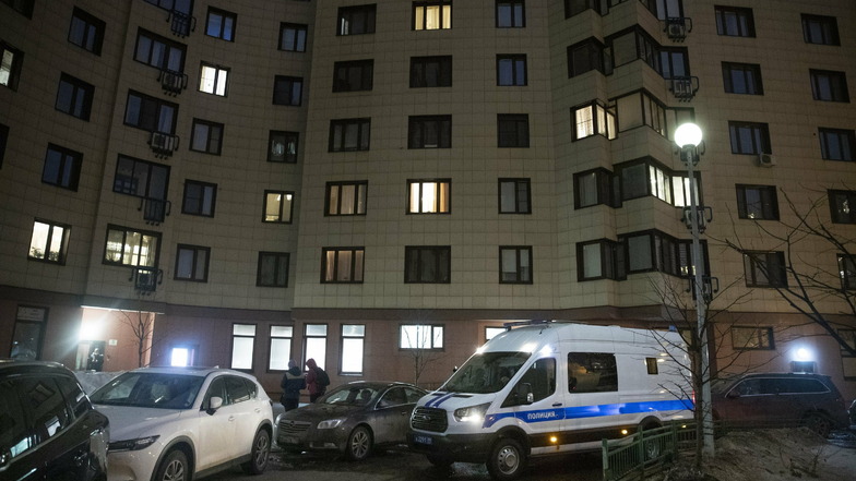 Die russische Polizei durchsuchte die Wohnung des inhaftierten Kremlkritikers Alexej Nawalny, eine weitere Wohnung, in der seine Frau lebt, und zwei Büros seiner Organisation.