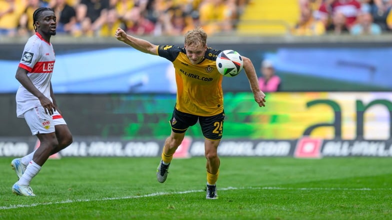 Freistehend nickt der 1,79 Meter große Tony Menzel den Ball zum 2:0 ein.