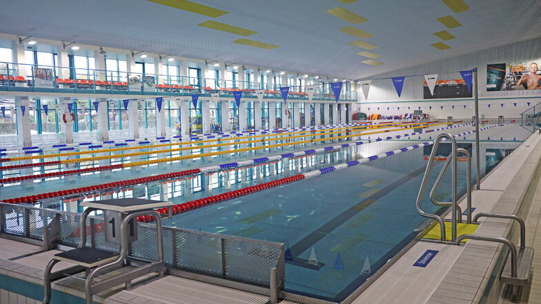 Wartet ab sofort auf Schwimmer: das Riesaer Hallenbad ist seit Donnerstag wieder für alle Besucher geöffnet.