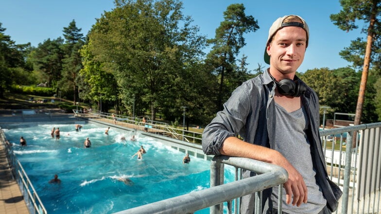 DJ Lennart Hörig legt am kommenden Sonnabend im Bilzbad Musik zur Beachparty auf. Bei "Rave the Wave" kann man Tanzen und im Wellenbecken baden.