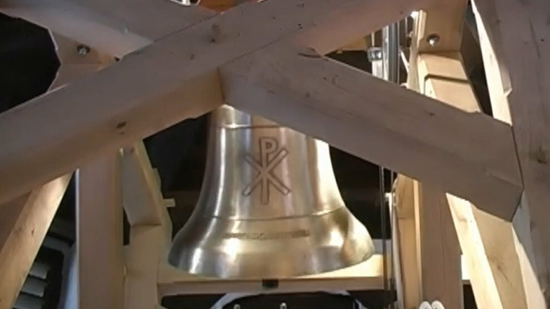 Die Glocke der Friedenskirche soll täglich, 18 Uhr, läuten.