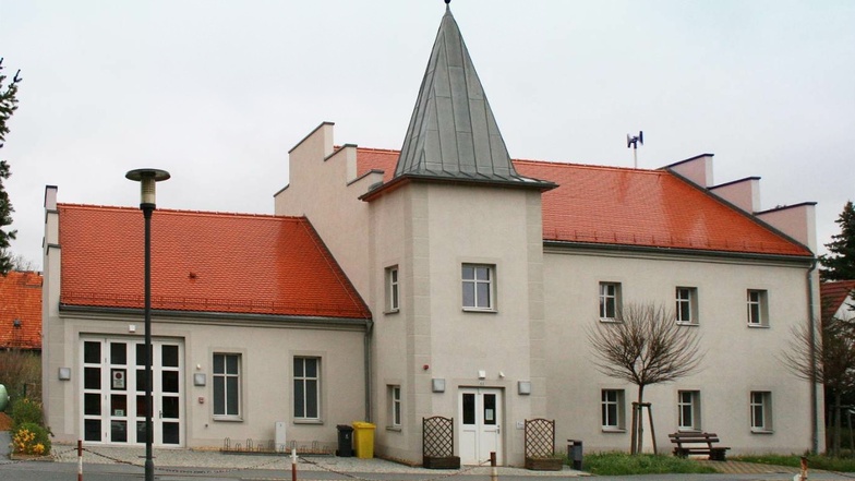 Zoblitzer Schmuckstück: Das frühere Herrenhaus wurde 2014 zum Dorfgemeinschaftshaus mit Feuerwehrdepot umgebaut.