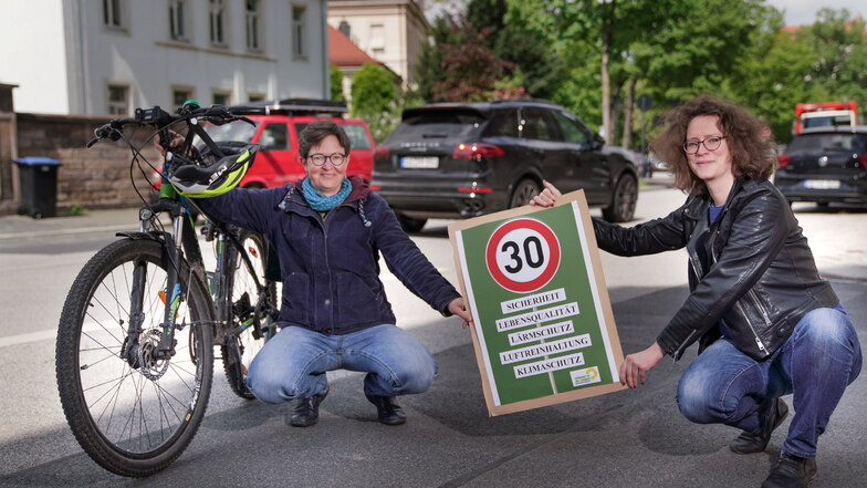 Die Grünen-Stadträtinnen Ulrike
Caspary und Susanne Krause wollen Tempo 30 für ganz Dresden, an der Glacisstraße könnte das Projekt starten.
