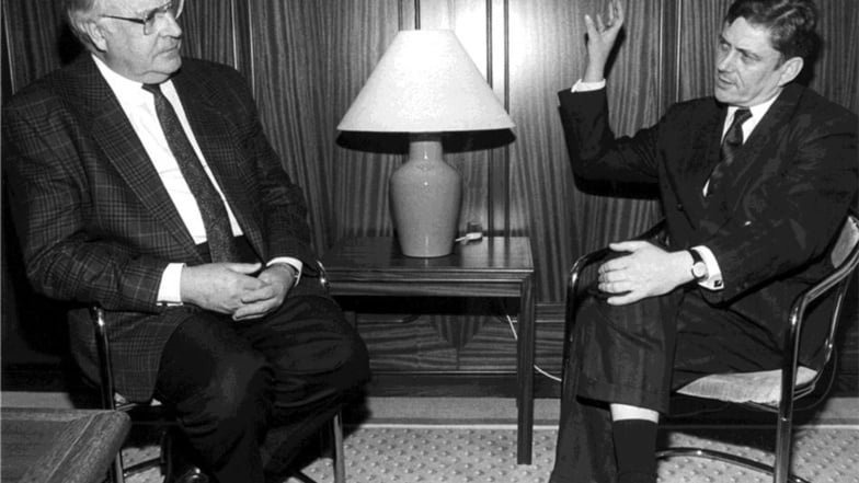 Im Dezember 1989 traf er den damaligen Bundeskanzler Helmut Kohl.