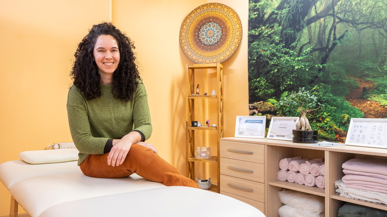 Fernöstliches trifft Südamerika: Leandra Ferreira aus Brasilien hat in Freital eine Reiki-Praxis eröffnet.