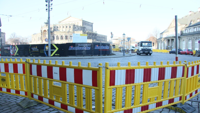 Seit Montag ist die bisherige Verbindung zwischen Sophienstraße und Terrassenufer gesperrt, da sie ausgebaut wird.