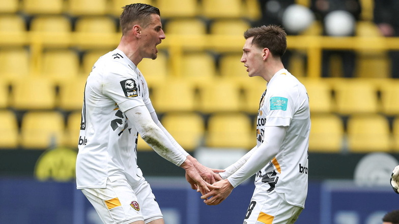 Stefan Kutschke und Jonthan Meier gehören nach dem 3:1-Sieg gegen die zweite Mannschaft von Borussia Dortmund der Elf des Tages des Kicker-Sportmagazins an.