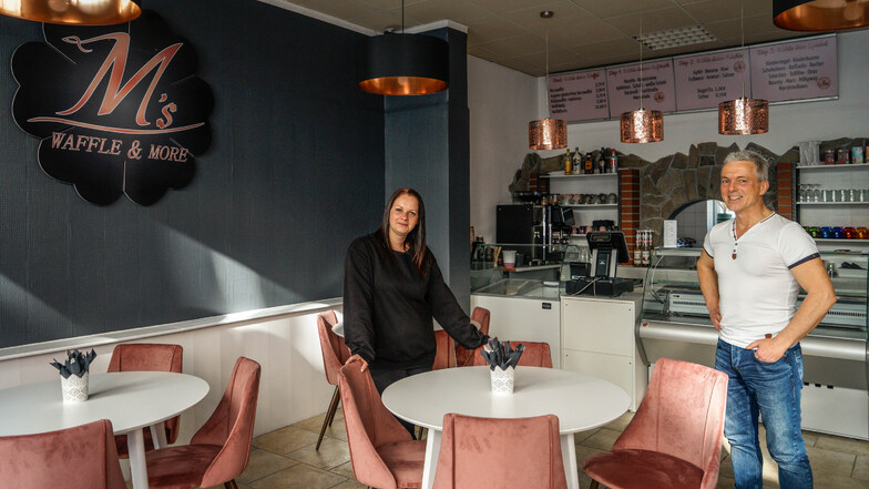 Vermieter Stephan Juros hat Maria Winkler vom neuen Café "Waffle & more" in Bautzen im April die Hälfte der Miete für die Geschäftsräume erlassen. Auch andere Ladenbetreiber bekommen Unterstützung.