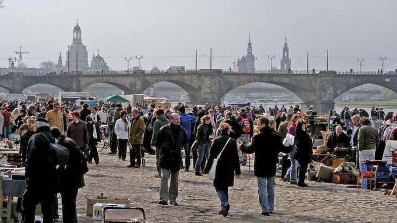 Auf, auf ans Dresdner Elbufer: Am 15. April startet der Elbeflohmarkt Dresden in die neue Saison