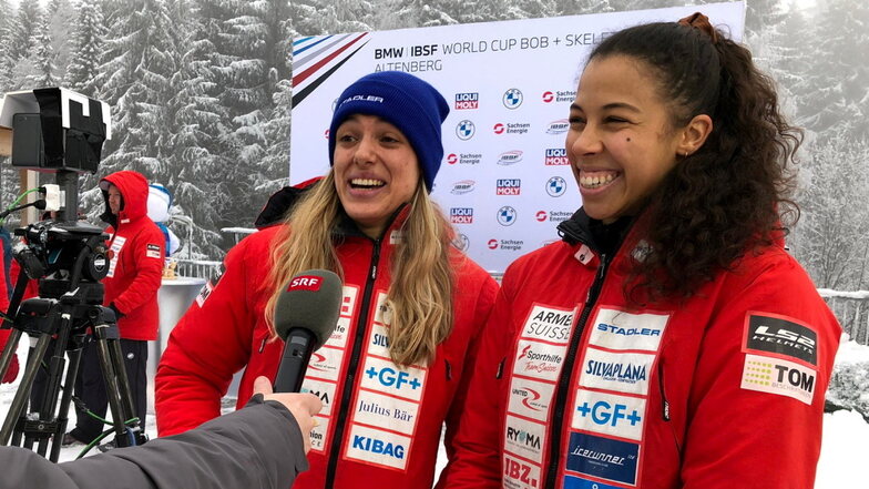 Bobpilotin Melanie Hasler und Anschieberin Nadja Pasternack aus der Schweiz im Interview nach dem Weltcup in Altenberg im Januar 2023.
