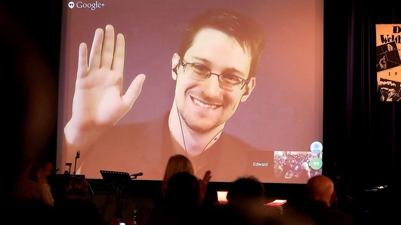 Edward Snowden habe ohne Rücksicht auf seine eigene Person folgenschwere Wahrheiten ans Licht gebracht, hieß es zur Begründung der Würdigung.