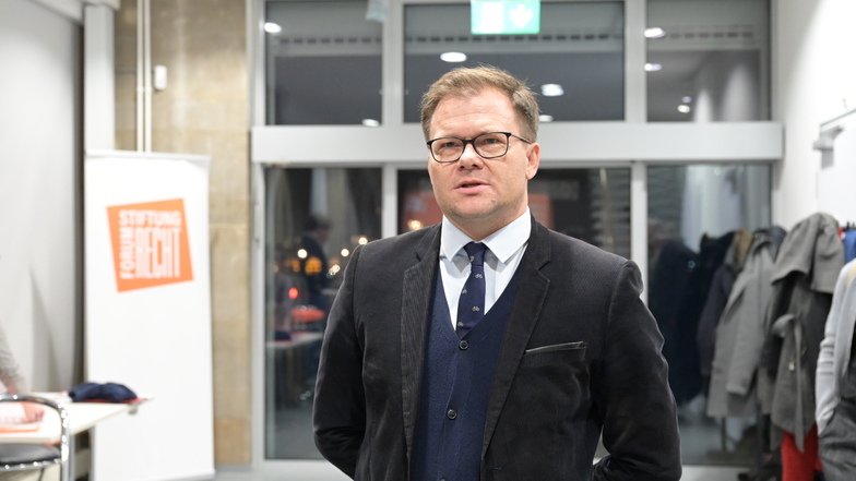 Carsten Schneider (SPD), Staatsminister für die neuen Bundesländer, hat am Mittwoch die neue Anlaufstelle der Bundesstiftung "Forum Recht" in Leipzig besucht.