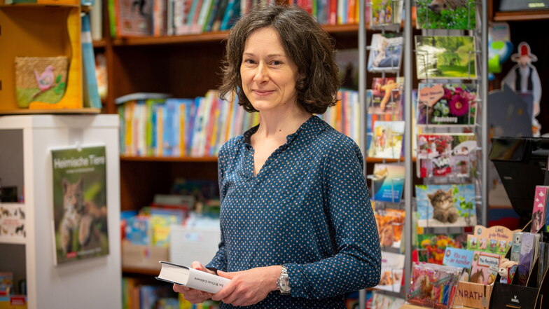 Von der Uniklinik in die Buchhandlung: Sabine Schulze ist die neue Chefin in der Radeberger Buchhandlung.