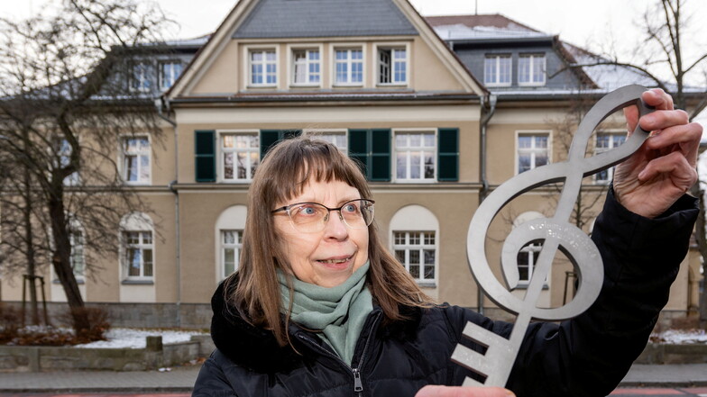 Charlotte Garnys, die Leiterin der Kreismusikschule Bautzen, freut sich schon auf den Umzug ins neue Domizil an der Tzschirnerstraße. Hier war vormals das Straßenverkehrsamt des Kreises untergebracht.