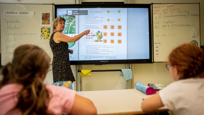 Was die Kinder in Schwepnitz schon seit September 2020 nutzen können, soll jetzt auch in die Kamenzer Grundschulen einziehen. Die ersten interaktiven Schultafeln erhält in den kommenden Herbstferien die Grundschule Am Forst.