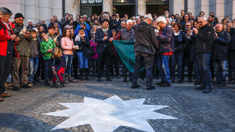 Erst im Oktober ist der "Stern der Freiheit" zur Erinnerung an die friedliche Revolution vor der Zittauer Johanniskirche eingeweiht worden.