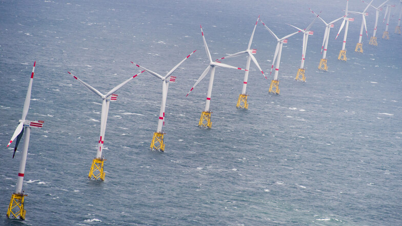 In Offshore-Windparks können zwar große Leistungen erzeugt werden, aber der Strom muss aufwendig transportiert werden.