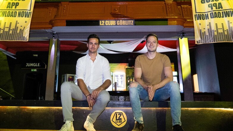 Florian Herbst (links) und Robert Schulze, die Betreiber des L2 Club Görlitz, sind startklar für die erste Veranstaltung nach anderthalb Jahren.
