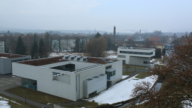 Nach dem Abriss 1995 lange Zeit unbebaut, entstand hier später der Campus der Hochschule sowie das Fraunhofer-Institut.