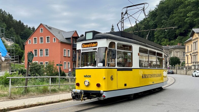 Der Landkreis Sächsische Schweiz-Osterzgebirge stellt für den Betrieb der Kirnitzschtalbahn in Bad Schandau jährlich 100.000 Euro bereit.