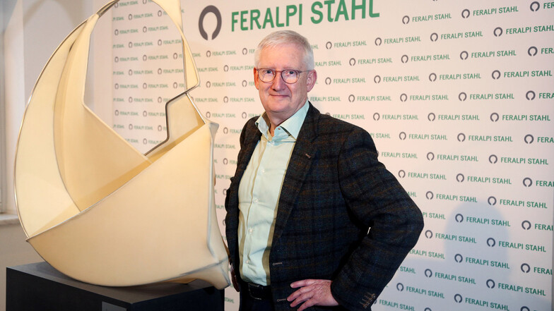 Berufswechsel kurz vor dem Ruhestand: Frank Jürgen Schaefer ist nur noch wenige Monate Werksdirektor beim Unternehmen ESF Elbe-Stahlwerke Feralpi. Im neuen Jahr arbeitet er noch seinen Nachfolger ein – dann geht es zurück an den Rhein.