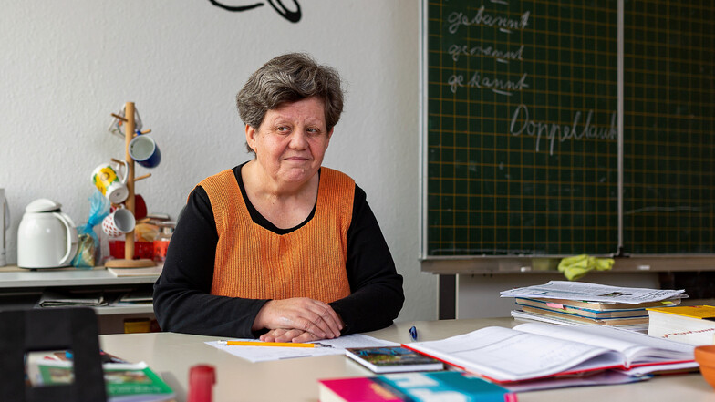 "Niemanden in eine Schublade stecken." Karin Gräfe, 58, promovierte Landwirtin aus Burkhardswalde, bringt Erwachsenen lesen und schreiben bei.