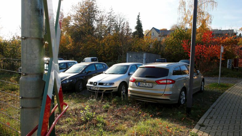 Rund um das Stiftgäßchen und das Wohngebiet "Am Damm" in Kamenz wird es beim Parken immer enger. Die Stadt will deshalb einen neuen Parkplatz bauen.