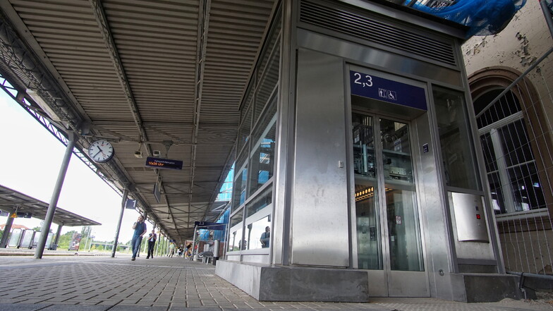 Der Personenaufzug auf dem Gelände des Bautzener Bahnhofes wurde wiederholt beschädigt.