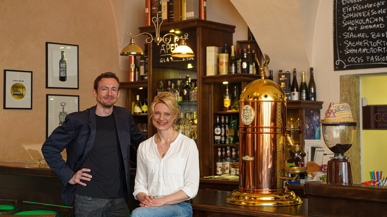 Martin und Mandy Michel wollen ihr geliebtes Café Goliath in der Bautzener Altstadt verkaufen. Zum Inventar gehört auch die handgefertigte glänzende Espressomaschine, die dem Café seinen Namen gab.