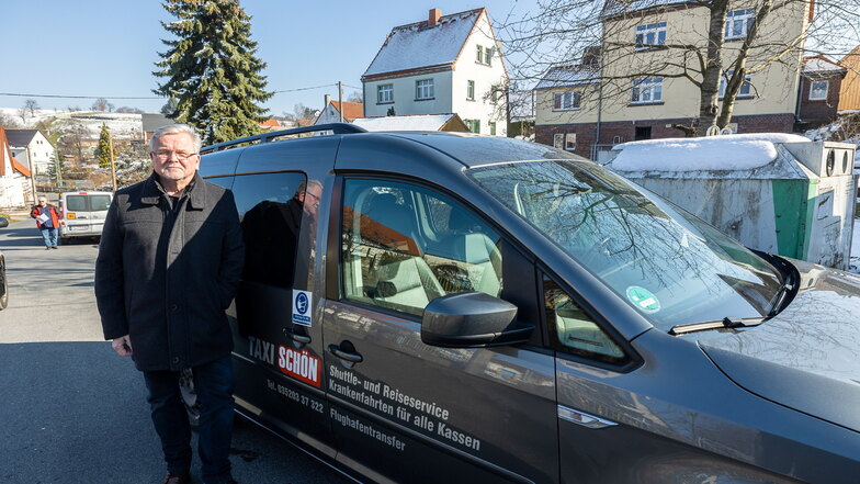 Andreas Schön wickelt mit seinem Unternehmen seit Jahren den freigestellten Schülerverkehr im Tharandter Ortsteil Großopitz ab.