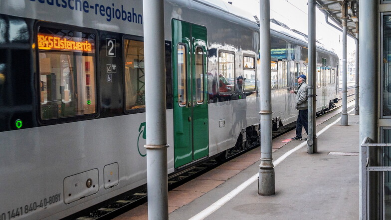 Die Züge der Mitteldeutschen Regioban (MRB) kommen im April teilweise später in Riesa an.