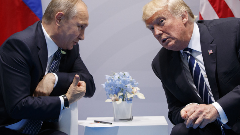 Die mächtigen Männer: Putin im Gespräch mit US-Präsident Donald Trum auf dem G20-Gipfel 2017.