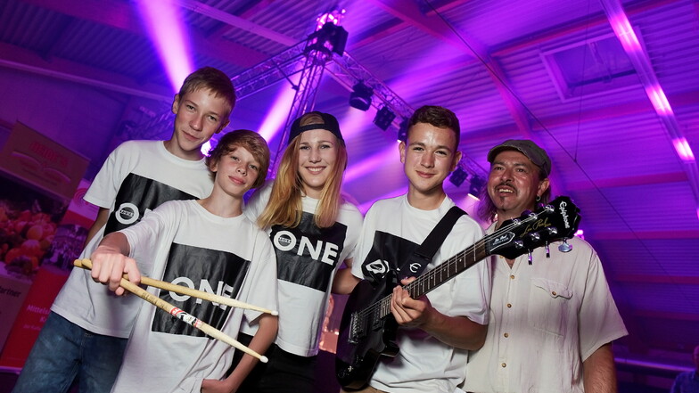 Die Band Four in One hat 2016 zusammen mit der Lunzenauer Band Mathews & Miller den Wettbewerb „Wanted“ des Mittelsächsischen Kultursommers gewonnen. Jetzt können sich Nachwuchssänger aus Mittelsachsen für den Contest Wanted 6.0 anmelden.