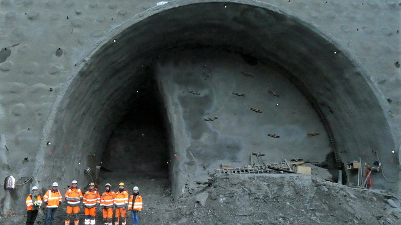 Südumfahrung-Tunnel am Pirnaer Kohlberg: Die ersten 15 Meter sind geschafft.